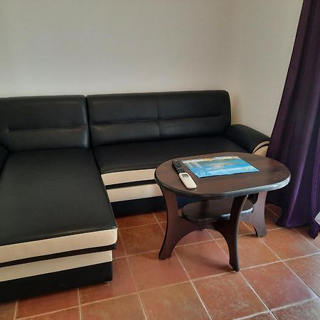 Apartments Matkovic Vir Dış mekan fotoğraf