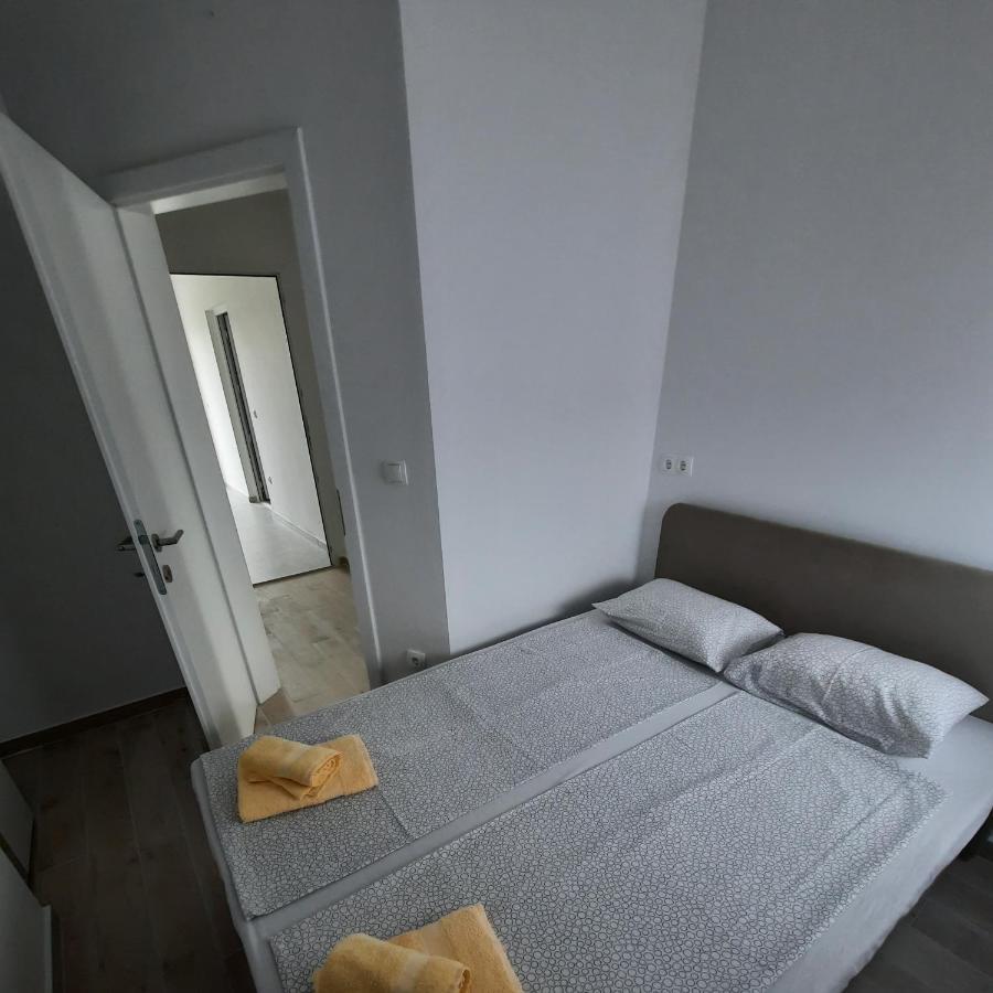 Apartments Matkovic Vir Dış mekan fotoğraf
