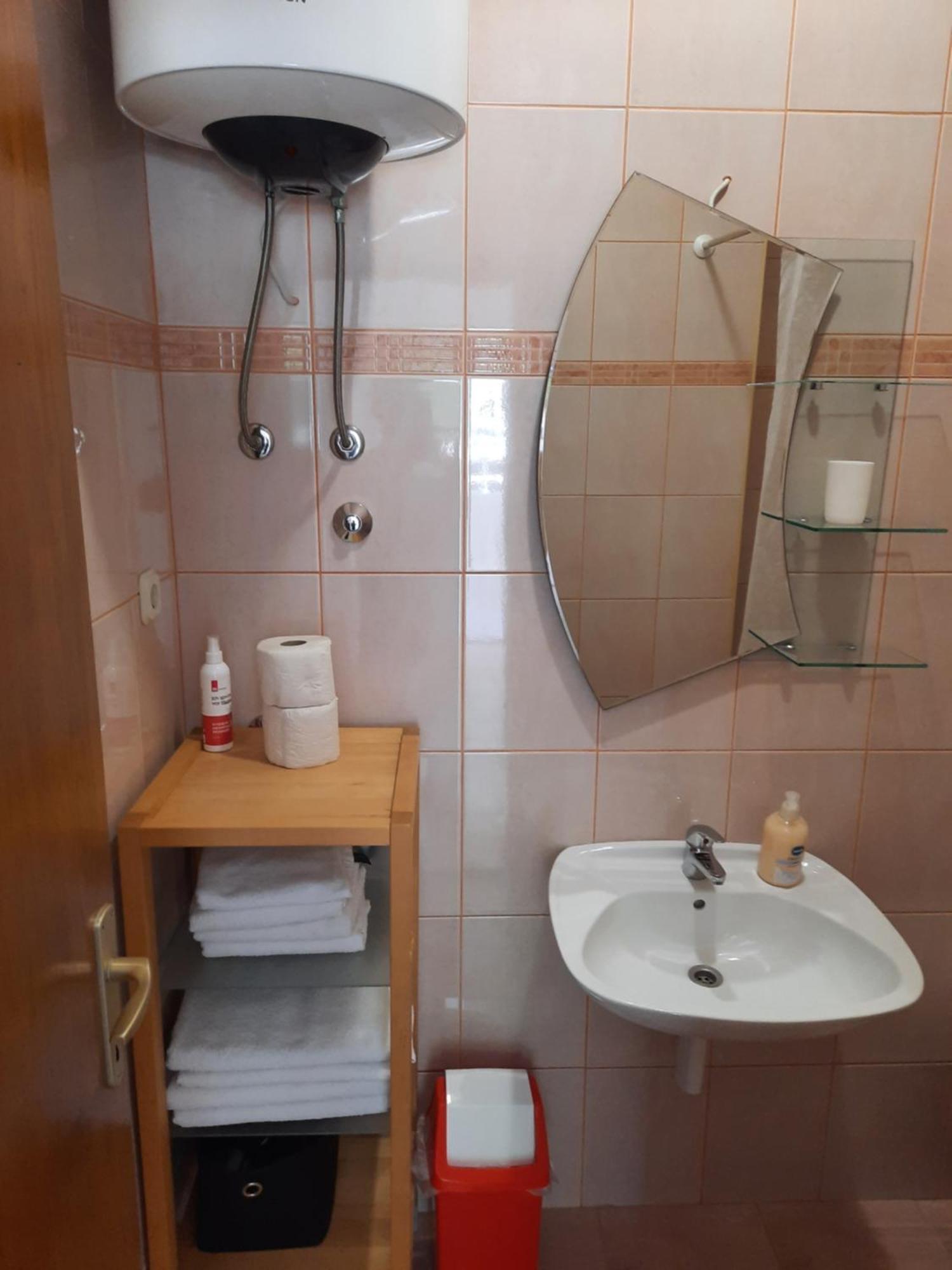 Apartments Matkovic Vir Dış mekan fotoğraf