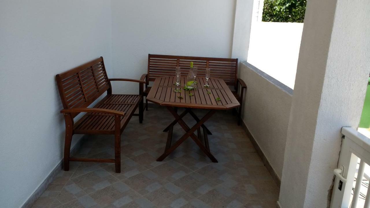 Apartments Matkovic Vir Dış mekan fotoğraf